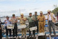 Bersama Gubri, Kapolda dan Dandrem, Bupati Inhil Kunjungi Pelabuhan Samudera di Kuala Enok