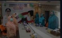 Ribuan Masyarakat Rohul Ikuti Panjat Pohon Pinang di Tepi Sungai Batang Lubuh 