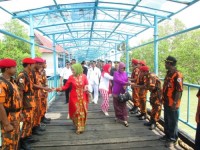 Camat Bukit Batu : “ Upacara Tabur Bunga Sebagai Penghormatan Para Pahlawan “