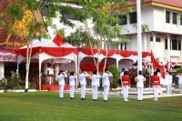 Foto Pengibaran Bendera Sangsaka Merah PUtih Di Kantor Walikota Pekanbaru