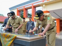 Kunker di Inhu, Gubri Pimpin Upacara di Halaman Kantor Bupati
