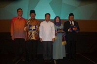 Peningkatan Mutu Pendidikan Madrasah, Bupati Inhil Dapat Penghargaan Dari Kemendikbud
