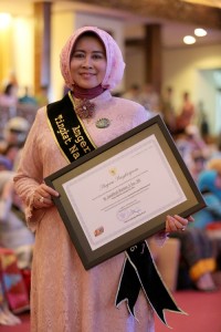 Bunda PAUD Inhil Zulaika Wardan Dapat Penghargaan Nasional