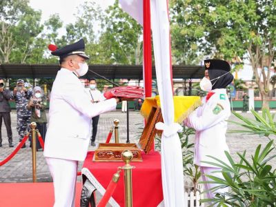 Bupati H.M Adil Inspektur Upacara HUT RI Ke-76Tahun 2021 di Kepulauan Meranti